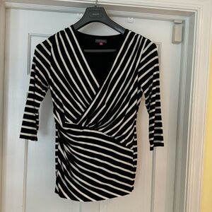 Vince Camuto striped 3/4 sleeve faux wrap stripped black and white top size M